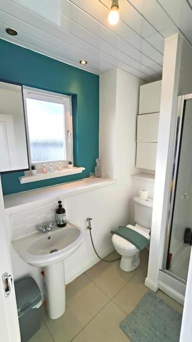 La Casita, Your Home Away From Home - Free Parking Glasgow Exteriér fotografie